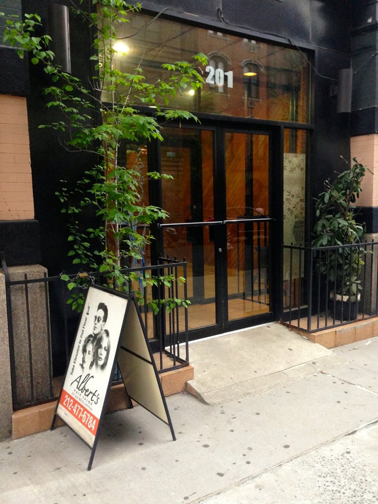 Albert's Hairstylist Logo