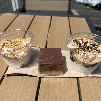 The Birds Cafe - soft serve sundaes and peanut-butter/chocolate fudge - Seafood Near Me - Bodega Bay, California The Birds Cafe - soft serve sundaes and peanut-butter/chocolate fudge - Seafood Near Me - Bodega Bay, California