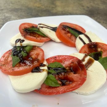 Fieldbrook Winery - Caprese Salad - Wineries Near Me - McKinleyville, California