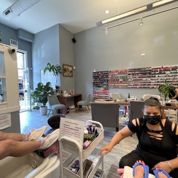 SL Nail & Spa Angelic - Inside - Nail Salons Near Me - Chicago, Illinois