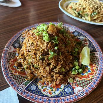 Eem - Chopped BBQ Fried Rice - Cocktail Bars Near Me - Portland, Oregon Eem - Chopped BBQ Fried Rice - Cocktail Bars Near Me - Portland, Oregon