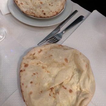 Anika - This cheese naan is out of this world! - Indian Near Me - Paris, 75