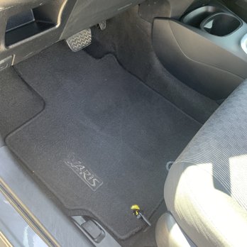 Go Mobile Auto Detailing - Driver's seat, after. - Auto Detailing Near Me Go Mobile Auto Detailing - Driver's seat, after. - Auto Detailing Near Me