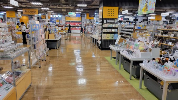 ロフト名古屋 - Updated July 2026 - 20 Photos - 中区栄3-18-1