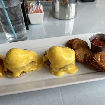 Gus' Grille - Reefhouse Resort & Marina - Eggs Benedict. - Seafood Near Me - Key Largo, Florida