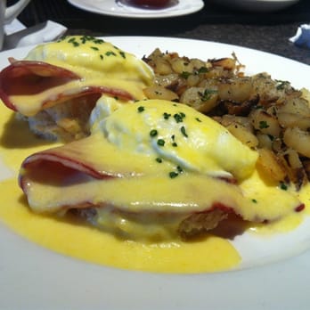 Esquire Grill - Eggs Benedict with herbed potatoes, $13.50+tax. Egg=great! Potatoes=bland :( - American Near Me - Sacramento, California