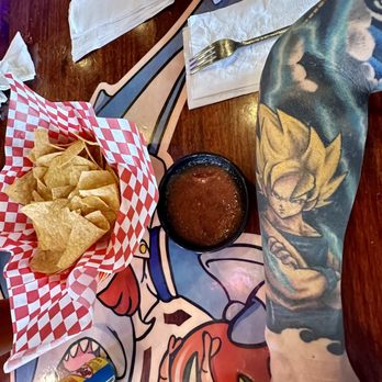 El Capitán - Cheeps & salsa - Seafood Near Me - Houston, Texas El Capitán - Cheeps & salsa - Seafood Near Me - Houston, Texas