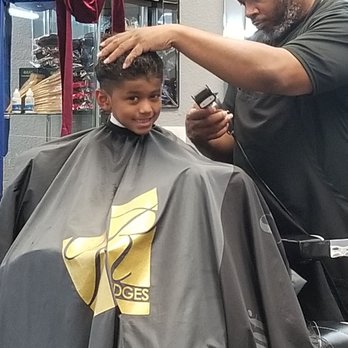Ridges Barber & Beauty - Ed doing work - Hair Salons Near Me - Cypress, Texas Ridges Barber & Beauty - Ed doing work - Hair Salons Near Me - Cypress, Texas