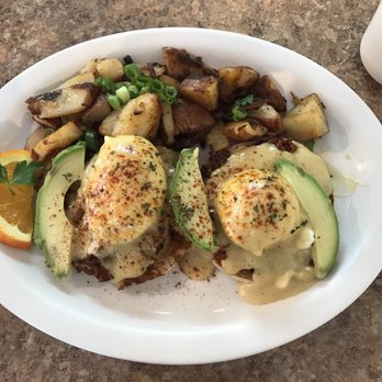 Avenue Cafe - Cafes Near Me - Capitola, California