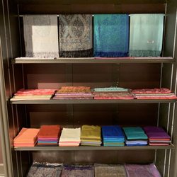 Art Evi - Silk and cashmere pashminas.
