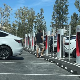 Screaming ensued regardless of how much the man on the left was apologizing and unhooked his car etc.