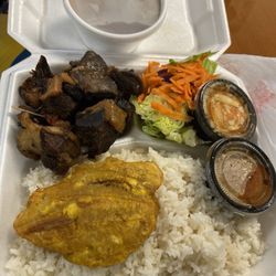 Beignets Caribbean Cafe - Fried Goat Complet