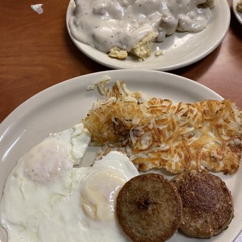 Bobbie's Southern Kitchen - Biscuit SOS Combo - American Near Me - San Antonio, Texas