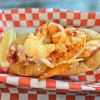 Mason's Famous Lobster Rolls - Denver - Lobster roll, Connecticut style with extra meat and butter - Seafood Near Me - Denver, Colorado Mason's Famous Lobster Rolls - Denver - Lobster roll, Connecticut style with extra meat and butter - Seafood Near Me - Denver, Colorado