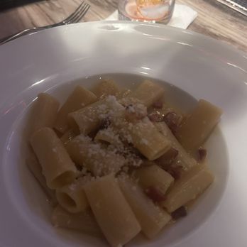 n10 Los Angeles - Rigatoni alla carbonara - Italian Near Me - Los Angeles, California n10 Los Angeles - Rigatoni alla carbonara - Italian Near Me - Los Angeles, California