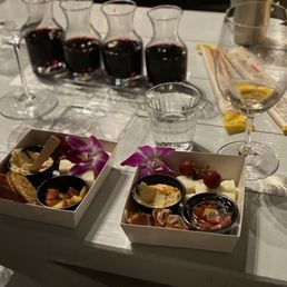 Snack boxes and fabulous wine. Perfect. Snack boxes and fabulous wine. Perfect.