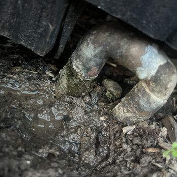 King Kong Plumbing - Leaking irrigation pipe - Plumbing Near Me