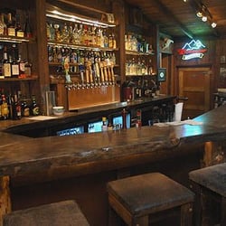 East Shore Smoke House - East Shore Smoke House bar