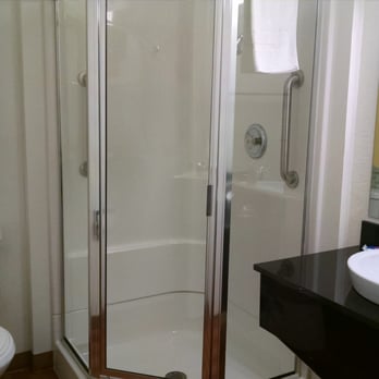 Motel 6 - Renovated bathroom - Hotels Near Me - Grants Pass, Oregon Motel 6 - Renovated bathroom - Hotels Near Me - Grants Pass, Oregon