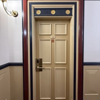 Royal Albert Hotel - Hotels Near Me - Brisbane, QLD