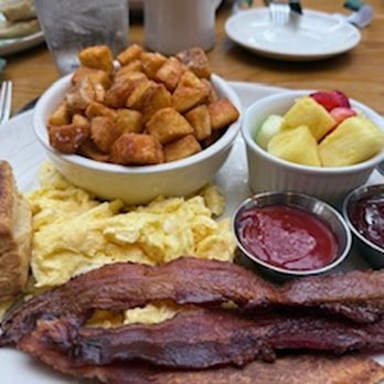 MESSHALL - Absolute mountain of potatoes. - Breakfast & Brunch Near Me - Los Angeles, California