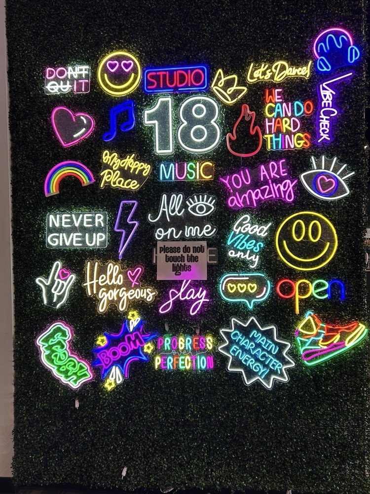 Studio 18 Dance Logo