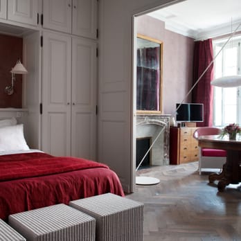 Eden Ouest - La suite ocre rouge est une suite familiale pouvant accueillir 4 personnes. Salle de bain avec hammam et  baignoire en bois. - Guest Houses Near Me - La Rochelle, 17