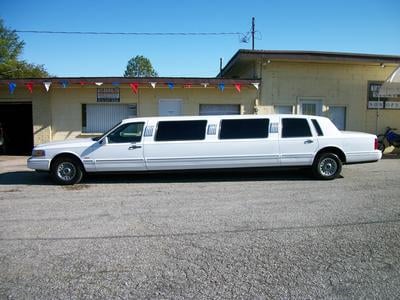 Louie's Limo and Taxi