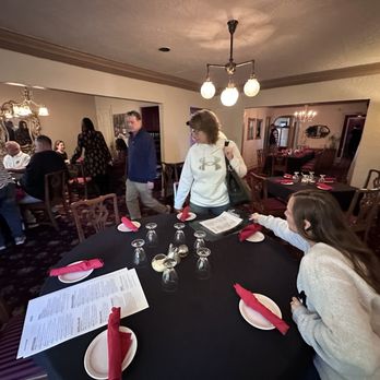 Guarino's Restaurant - Upstairs dining area - Italian Near Me - Cleveland, Ohio