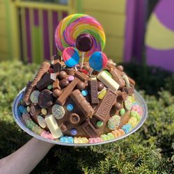 Sweeties Candy Cottage - Ultimate smash cake
