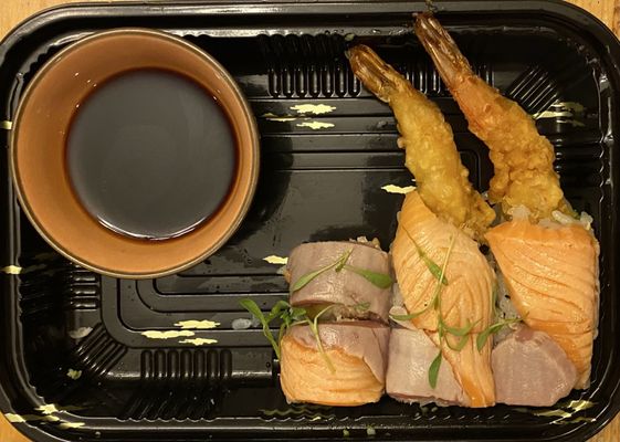 Sakari Sushi by null