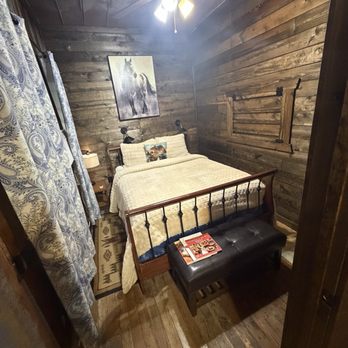 Bankersmith - Private bedroom area - Dive Bars Near Me - Fredericksburg, Texas