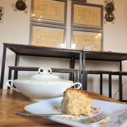Kahve Café - Enjoying some fig cake and coffee~