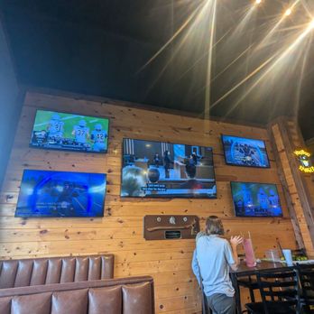The Rock Yard Kitchen & Bar - Pizza Near Me - Trenton, Texas