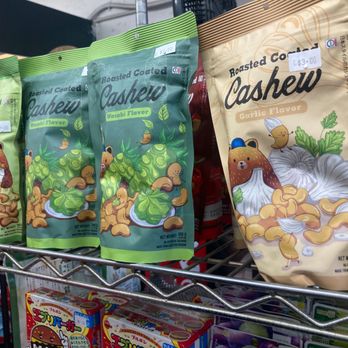 Fugetsu-Do - Cashews - Candy Stores Near Me - Los Angeles, California