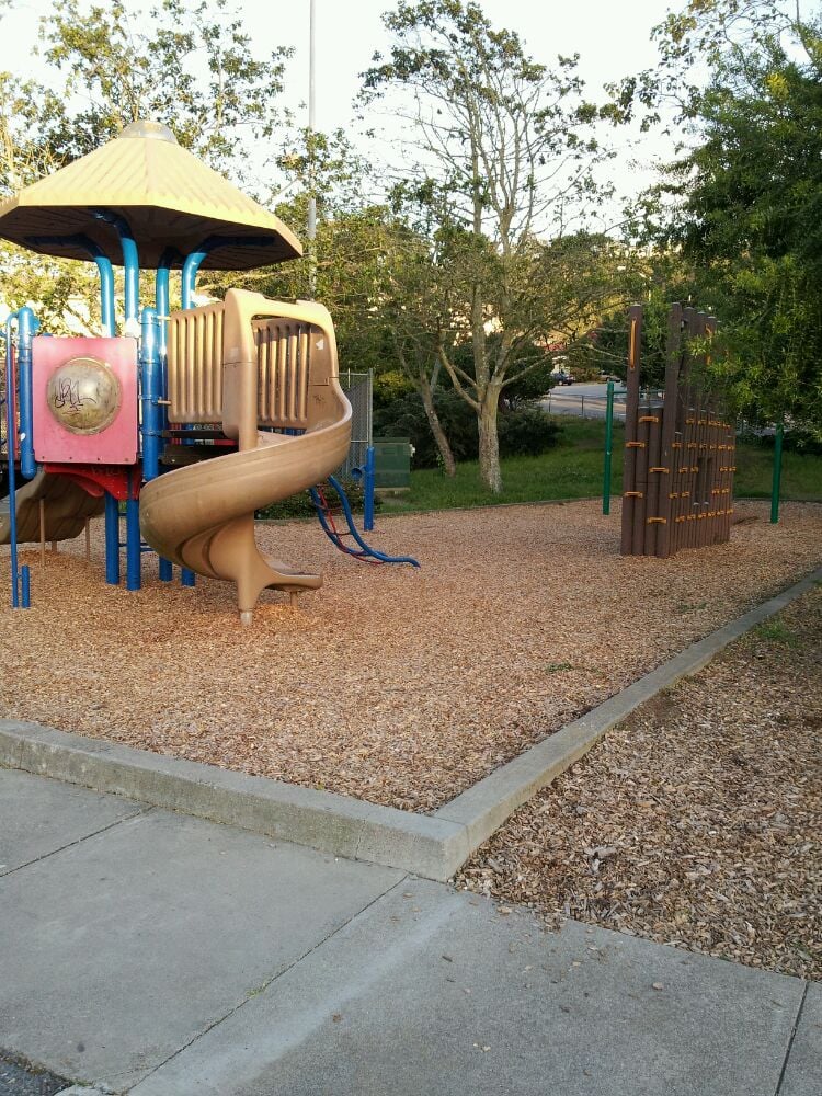 MISSION HILLS PARK 1000 Mission Hills Dr, Daly City, California