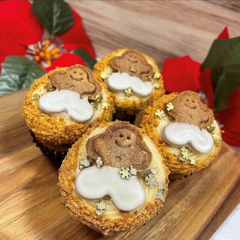 La Bon Bake Shoppes - four cupcakes decorated with teddy bears - Bakeries Near Me - Edison, New Jersey