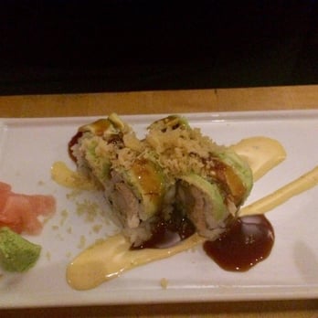 SuViche - Sushi and Ceviche - Half of a tropical roll - Peruvian Near Me - Miami, Florida SuViche - Sushi and Ceviche - Half of a tropical roll - Peruvian Near Me - Miami, Florida