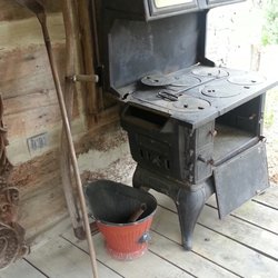 Log Ends Farm Bed & Breakfast
