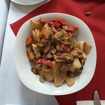 Danubius Restaurant - Cartofi Taranesti - IG @bougiefoodieboi - Modern European Near Me - Sunnyside, New York