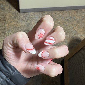 Lumera Nail Salon - Christmas Nails - Nail Salons Near Me - Chicago, Illinois Lumera Nail Salon - Christmas Nails - Nail Salons Near Me - Chicago, Illinois