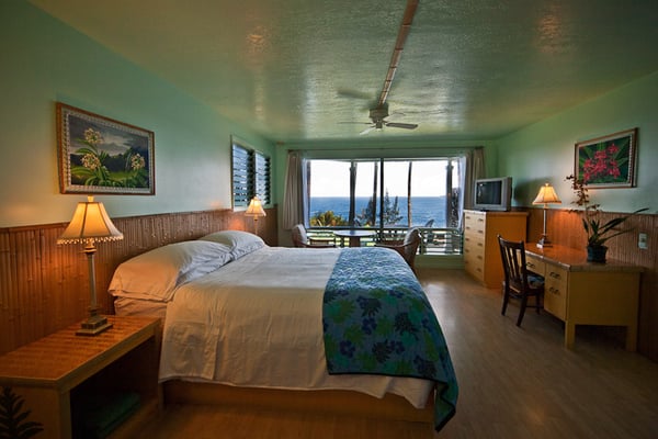 Hale Kai Hawaii Suites - Oceanfront Hilo Lodging by null