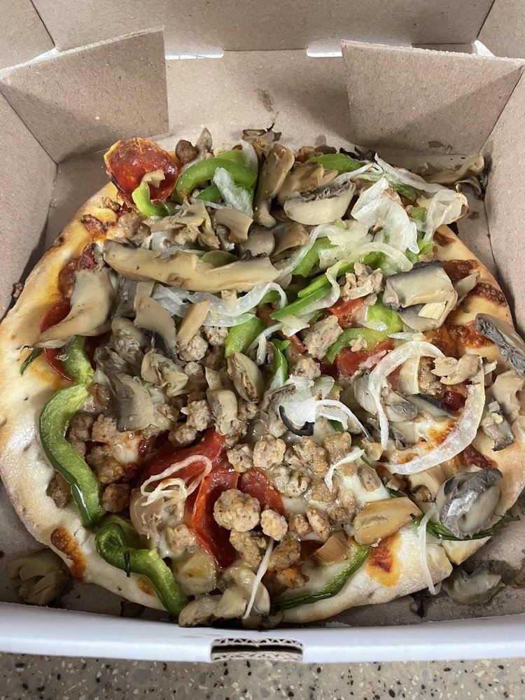 PIZZA KING Updated September 2024 64 Photos & 147 Reviews 1100 E