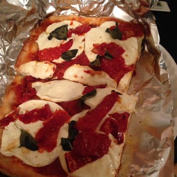 Dino's Pizzeria - Pizza Near Me - Thornwood, New York