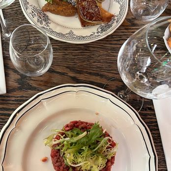 L'Escargot - Steak Tartare - French Near Me - Paris, 75 L'Escargot - Steak Tartare - French Near Me - Paris, 75