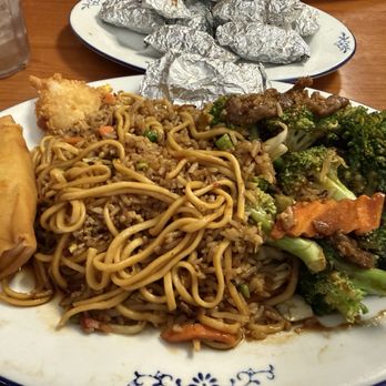 Bamboo Garden - broccoli beef combination plate, and foil chicken - Chinese Near Me - Oakdale, California