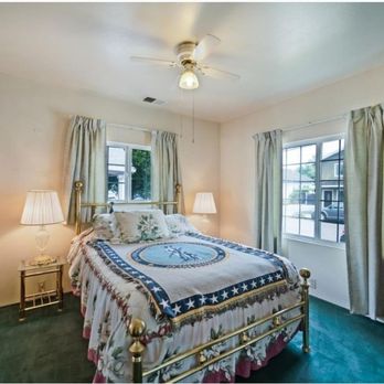 Art Floor Covering - Before of bedroom - Flooring Near Me