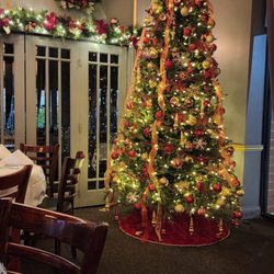 Tazza Italian Ristorante - Their festive decorations!