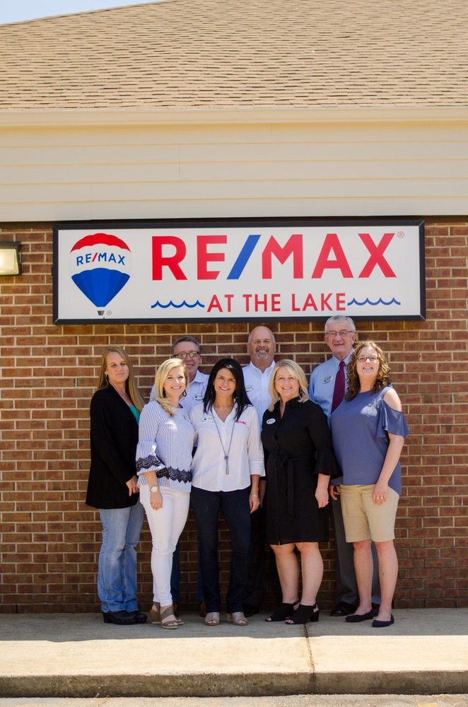 MOLLY SIMSRE/MAX AT THE LAKE Updated May 2024 10 Photos 107A