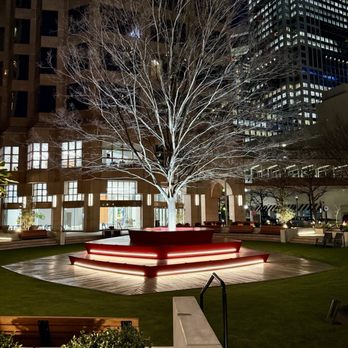 Hilton Charlotte Uptown - Park outside at night. Leads into the mall area where the restaurants are? - Hotels Near Me - Charlotte, North Carolina Hilton Charlotte Uptown - Park outside at night. Leads into the mall area where the restaurants are? - Hotels Near Me - Charlotte, North Carolina